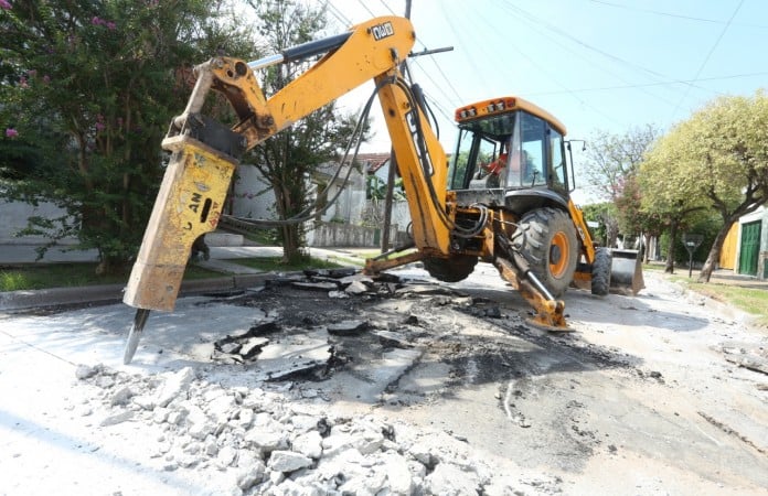 Continúan las obras de repavimentación en San Martín