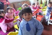 Internos de la Unidad Penitenciaria 47 construyeron sillas para chicos de un jardín de infantes