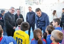 Massa, Zamora e Insaurralde se mostraron juntos en una visita al club social Pacheco Sur