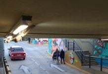 Piden paso para personas con movilidad reducida y doble mano en el túnel de Beccar