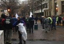 Protesta de barrenderos en San Isidro: a 63 trabajadores no les renovaron el contrato