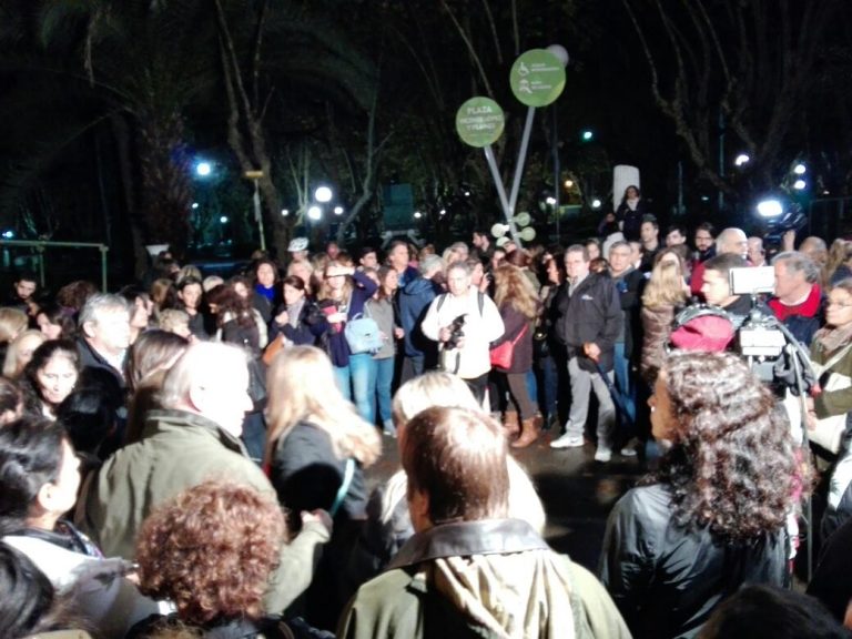 La Plaza de Olivos reunió a vecinos en un encuentro por la inseguridad La Plaza de Olivos reunió a vecinos en un encuentro por la inseguridad