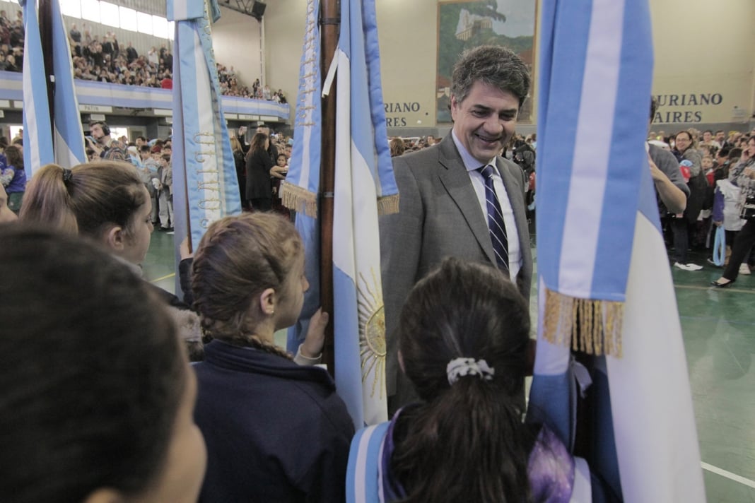 Miles de chicos juraron lealtad a la bandera en los municipios de Zona ...