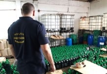 Desbaratan banda que producía artículos de limpieza truchos