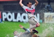 Chacarita y Tigre empataron bajo el agua