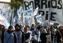 Barrios de Pie organiza una jornada de cortes para pedir donaciones a supermercados de la región