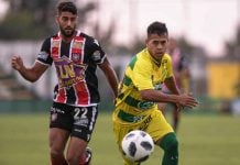 Dura derrota de Chacarita en Florencio Varela chaca-defensa