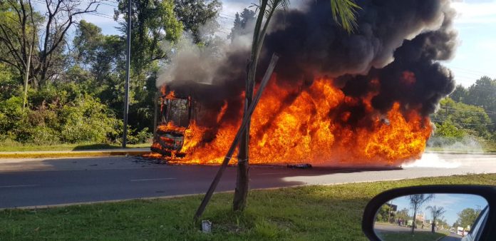 incendio-colectivo-203-pilar