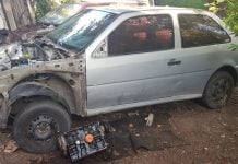 Apretó el botón antipánico por error y descubrieron un desarmadero en su casa de Pilar mujer-boton-antipanico-desarmadero-casa-pilar