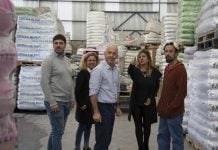 Ducoté recorrió una empresa que incorpora jóvenes a través de un programa de empleo