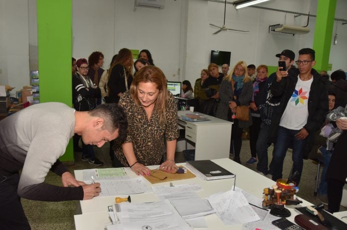 Pablo, solicitó su DNI sin género