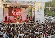 Con la presentación del Grupo Play, se celebra la primavera en Pilar