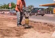 Realizan trabajos de reordenamiento urbano en el bajopuente de la ruta 26 de Pilar Bajopuente 26