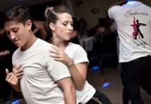 Una fiesta de salsa y bachata llega la noche del sábado a Pilar Seducción Bachata pilar