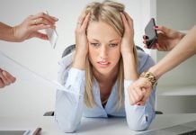 ¿Cómo prevenir el estrés de fin de año? Depressed Business Woman