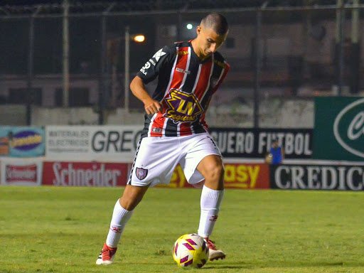 Ariel López firmó su primer contrato con Chacarita Ariel López Firmó Su Primer Contrato Con Chacarita