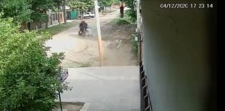 Merlo Motochorros Mujer Arrastrar Calle