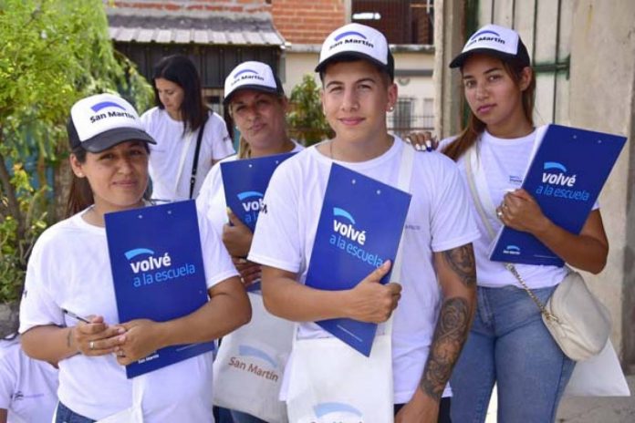 Voluntarios Programa Volve A La Escuela San Martín