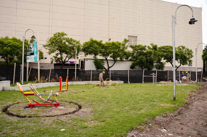 Plaza White Munro