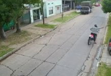 En un intento de robo, tirotean el frente de una casa en Merlo vídeo tirotean casa merlo robo