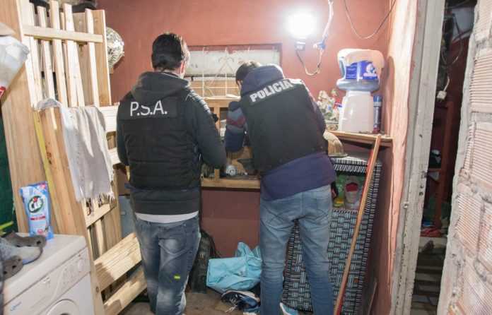 la psa desarticulo una banda que vendiia droga al menudeo en el amba