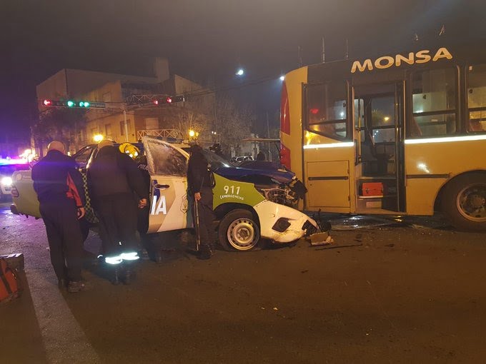 choque policia patrullero tigre