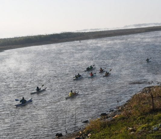 activistas travesia en kayak ley humedales