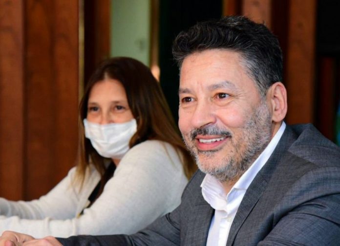 gustavo menendez karina