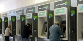 cajeros automáticos con la nueva imagen de marca de banco provincia