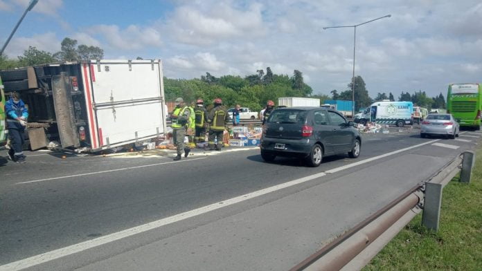 camion vuelco escobar panamericana