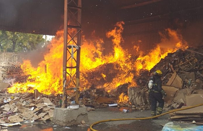 incendio papelera san fernando 3