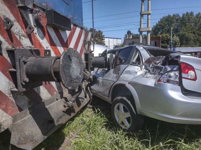 accidente tren auto garin
