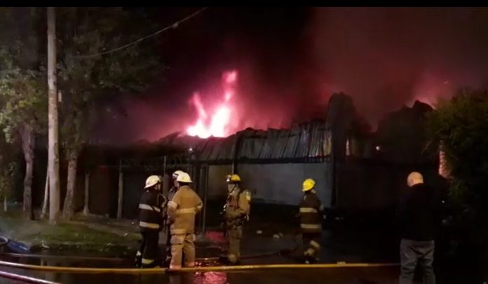 bomberos fuego tres