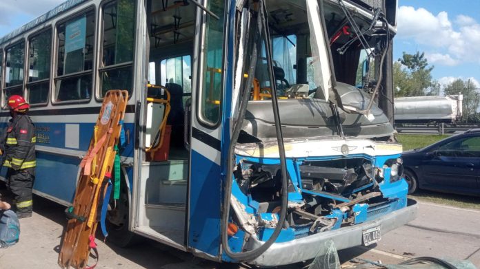 Cómo llegar a Club Sportivo Italiano en La Matanza en Colectivo o