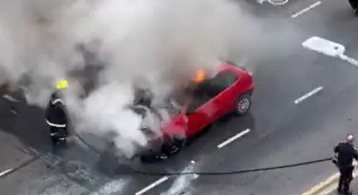 incendio auto libertador vicente lopez 2