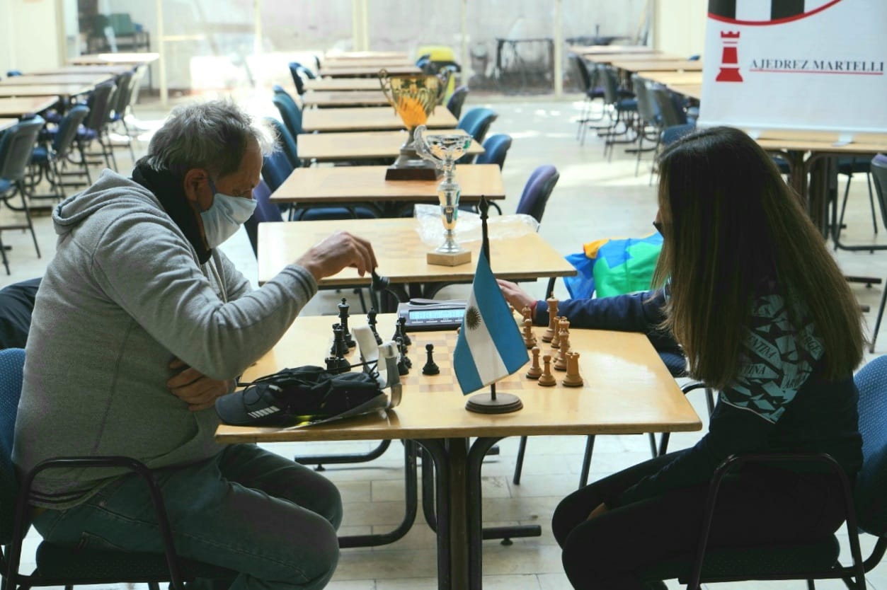 La escuela de ajedrez de Villa Martelli, un ícono del barrio hace más de 40  años