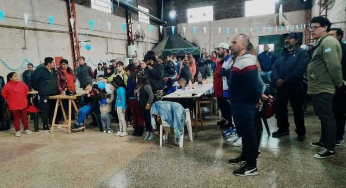 acto libres sur don torcuato dia bandera