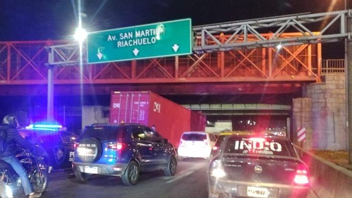 camion puente auto general paz container
