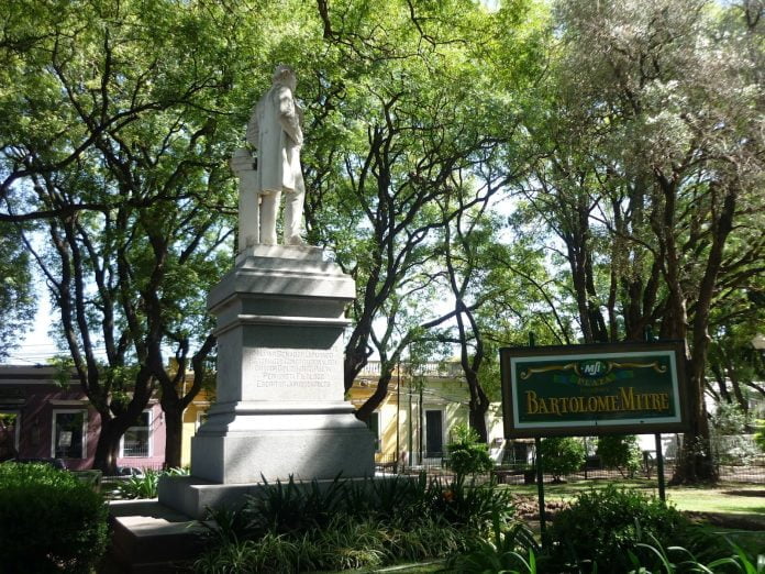 plaza mitre san isidro monumento