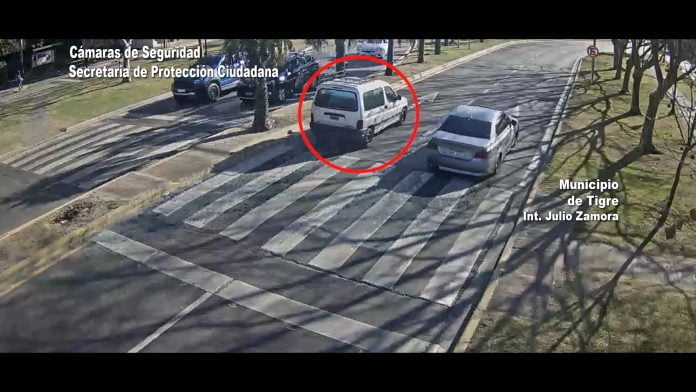 robo cubiertas en tigre