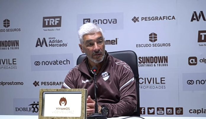 omar de felippe conferencia platense 2022 banfield