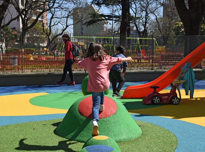 plaza juegos niños