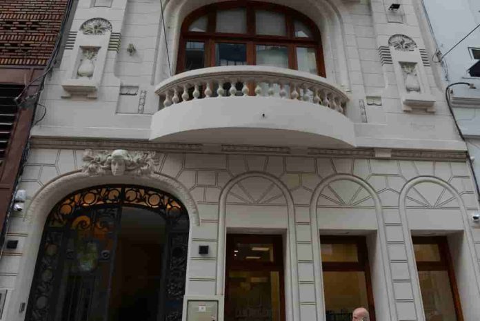 fachada del edificio viamonte de la caja de abogados de la provincia de buenos aires (2) min