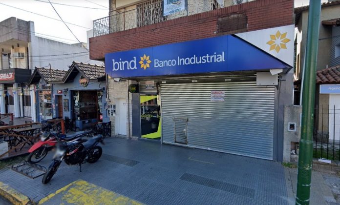 robo salidera banco industrial ituzaingo