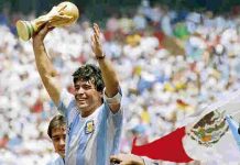 monumento en homenaje a Diego Armando Maradona, realizado por el escultor Eduardo Noé