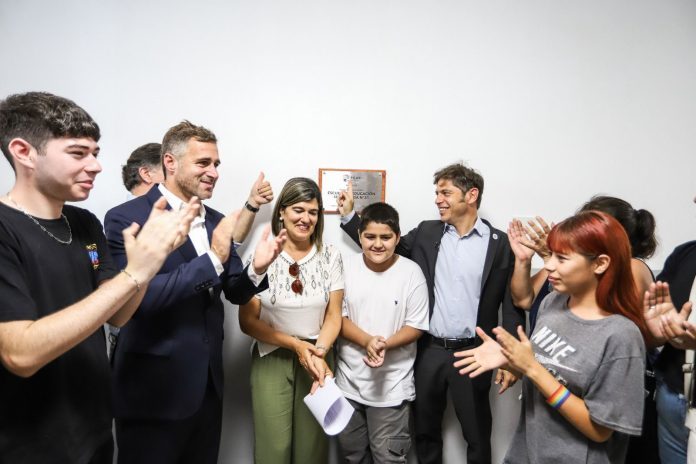 achaval kicillof escuela barrio monterrey