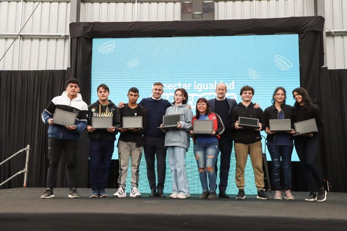 netbooks pilar achaval insaurralde