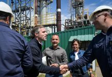 Achával recorrió una empresa en el Parque Industrial de Pilar: "Queremos una industria nacional fuerte, que genere innovación y trabajo"