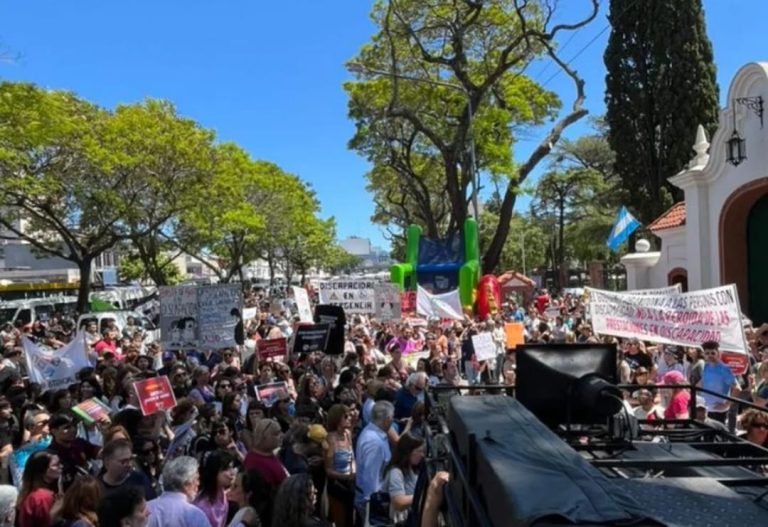Quinta de Olivos: fuerte movilización contra el recorte de recursos para personas con discapacidad