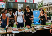Literatura y aire libre: comienzan los intercambios de libros en las plazas de Pilar